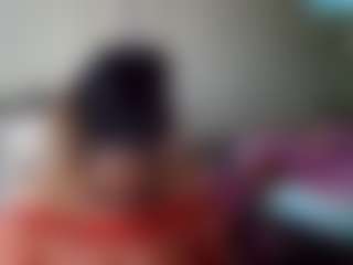 Live cam show with Mzprettyzone - Creamy on AdultVida.com