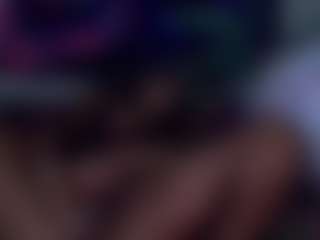 Live cam show with Stonergirl - Creamy on livesuperchat.net