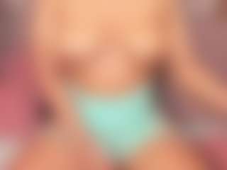 Live cam show with Abby - Living Room on Fapmatic.com