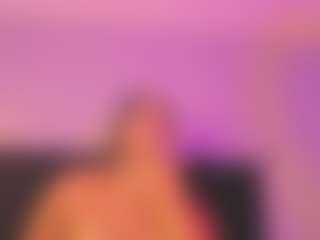 Live cam show with abigail-bolton - Brown Eyes on Uber Horny