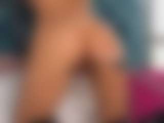 Live cam show with Aurora-Bitch - Shaved on Camsoda