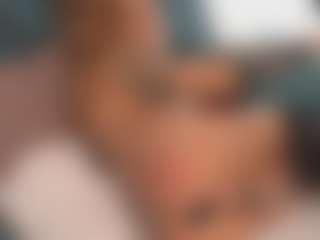 Live cam show with Aurora-Bitch - Oil on Instabang