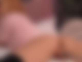 Live cam show with Aurora-Bitch - Petite on livesuperchat.net