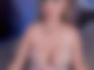 Live cam show with HannaSophiiaa - Average on SinfulBabes