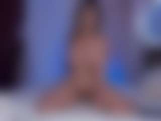 Live cam show with HannaSophiiaa - Erotic Dance on Hubzter Live