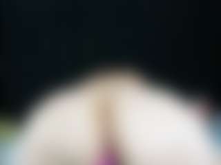 Live cam show with Natasha - MILF on Instabang