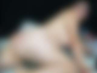 Natasha MILF webcam performer live streaming
