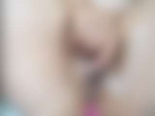 Natasha MILF webcam performer live streaming