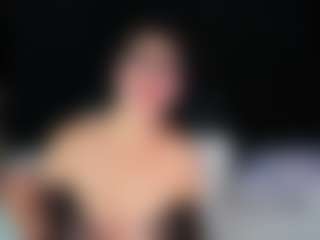 Natasha MILF webcam performer live streaming