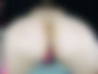 Natasha MILF webcam performer live streaming
