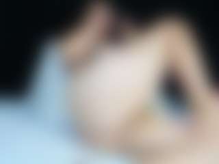 Live cam show with Natasha - Thick on eurowanks.com