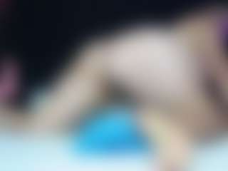 Live cam show with Natasha - Butt Plug on CamClone