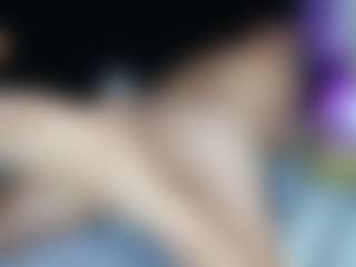 Natasha MILF webcam performer live streaming