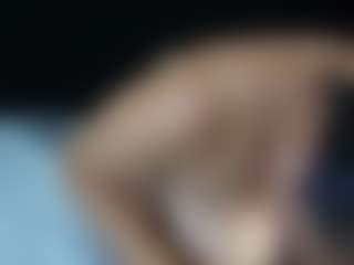 Natasha MILF webcam performer live streaming