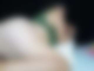 Live cam show with Natasha - Big Tits on 1on1-livenow