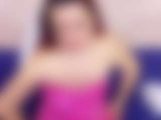 Kinky-redhead18 MILF webcam performer live streaming