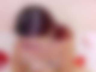 Kinky-redhead18 MILF webcam performer live streaming