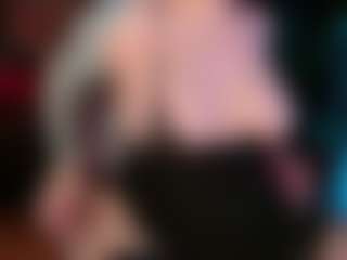 Live cam show with Krissy - Facial Piercings on Strip Flash - Live Sex Shows