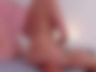 Live cam show with clarisse28 - Fingerass on madthumbs