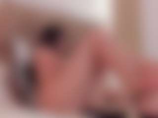 clarisse28's Live Sex Cam Show