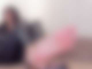 Live cam show with clarisse28 - Fingers on Camiplay Live