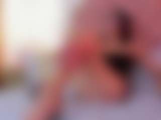 Live cam show with clarisse28 - Petite on Soda Cam