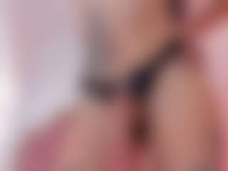 clarisse28's Live Sex Cam Show