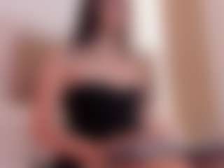 clarisse28's Live Sex Cam Show