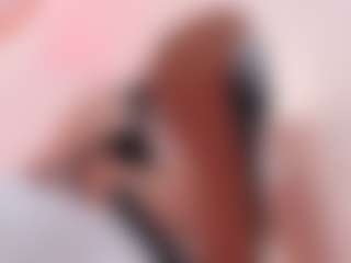 clarisse28's Live Sex Cam Show