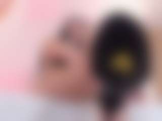 clarisse28's Live Sex Cam Show