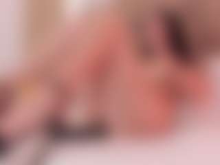 clarisse28's Live Sex Cam Show