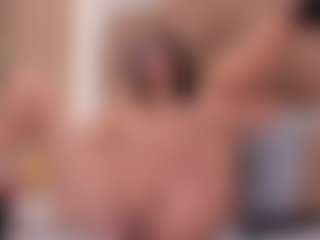 clarisse28's Live Sex Cam Show