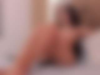clarisse28's Live Sex Cam Show