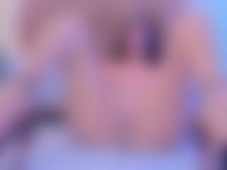 clarisse28's Live Sex Cam Show
