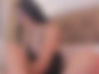 clarisse28's Live Sex Cam Show
