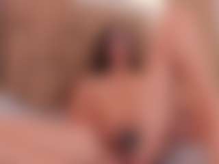 clarisse28's Live Sex Cam Show