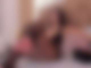 clarisse28's Live Sex Cam Show