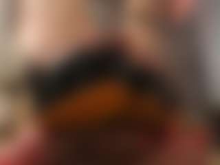 clarisse28's Live Sex Cam Show