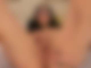 clarisse28's Live Sex Cam Show