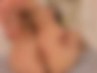 clarisse28's Live Sex Cam Show