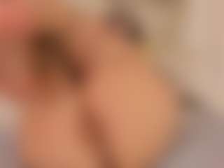 clarisse28's Live Sex Cam Show