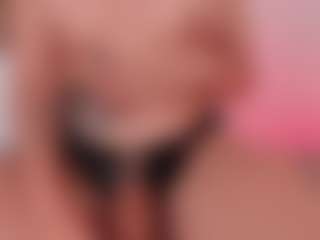 clarisse28's Live Sex Cam Show