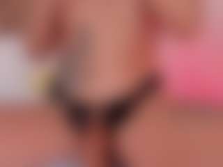 clarisse28's Live Sex Cam Show