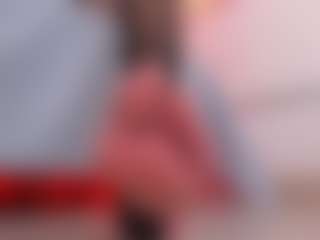 clarisse28's Live Sex Cam Show