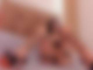 clarisse28's Live Sex Cam Show