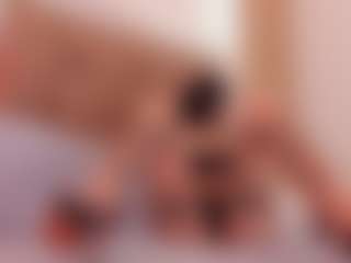 clarisse28's Live Sex Cam Show