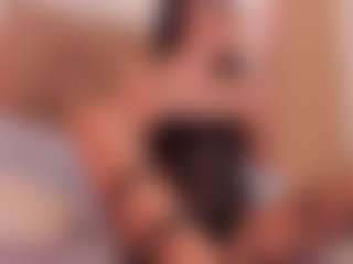 clarisse28's Live Sex Cam Show