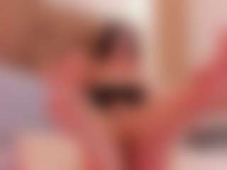 clarisse28's Live Sex Cam Show