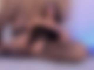 clarisse28's Live Sex Cam Show