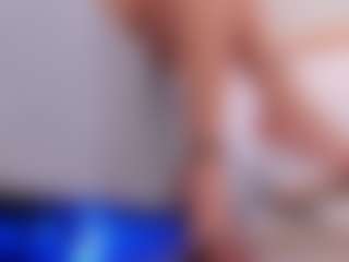 clarisse28's Live Sex Cam Show